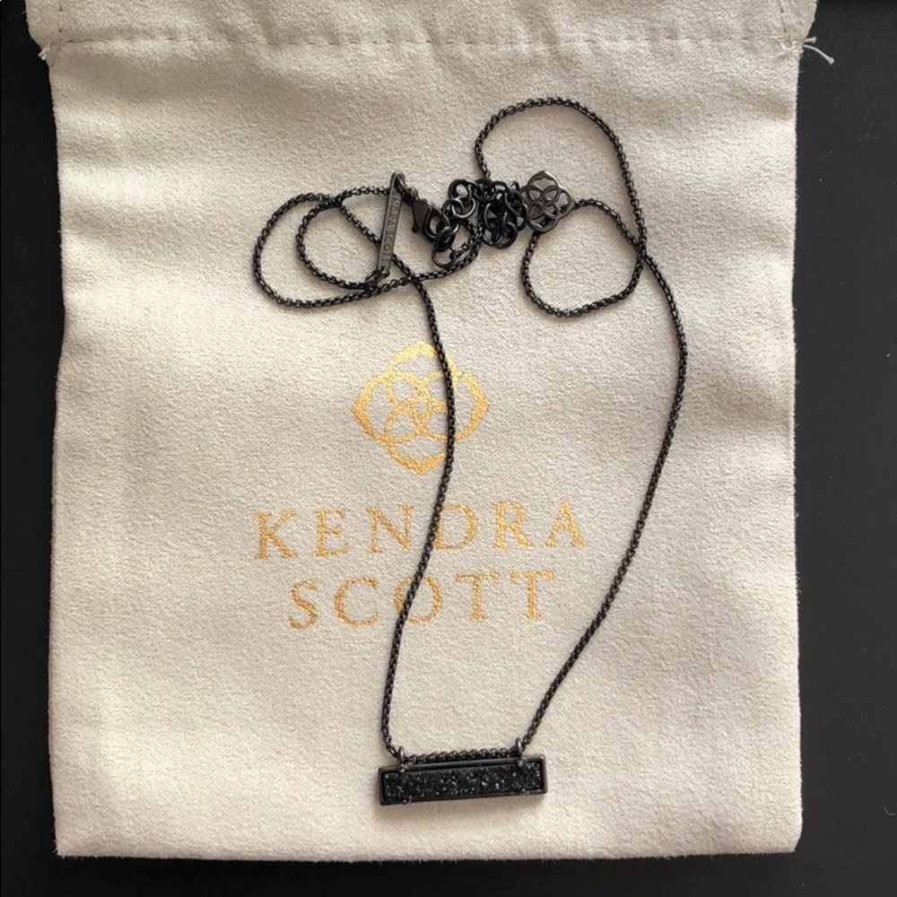 Kendra Scott Leanor necklace